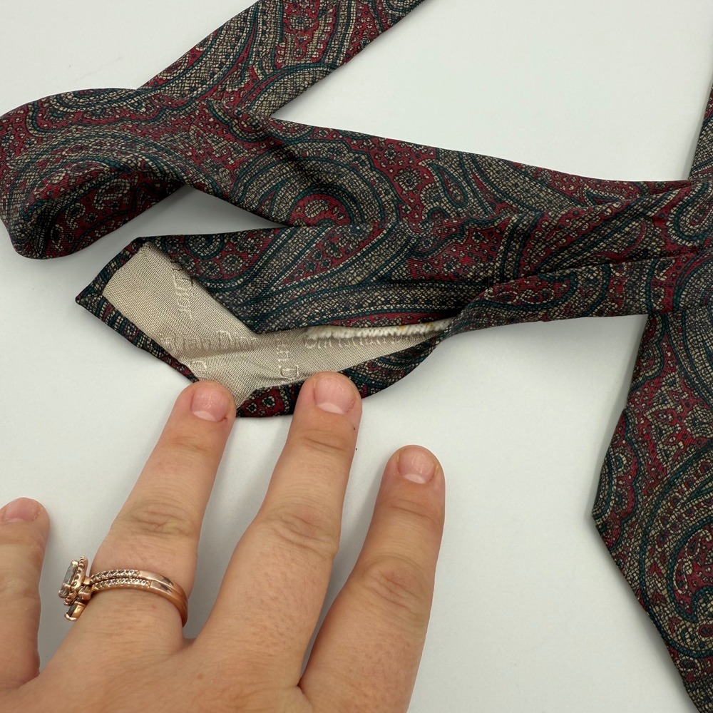 Vintage Christian Dior Silk Necktie – Red Paisley, Paris New York,‎ Made in USA - Picture 9 of 10